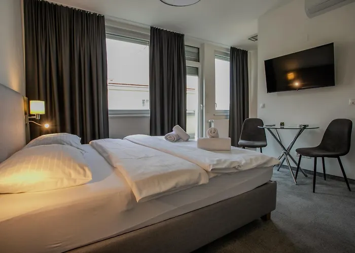 Cube Apartments By Wiener Stadthalle & U3 Metro